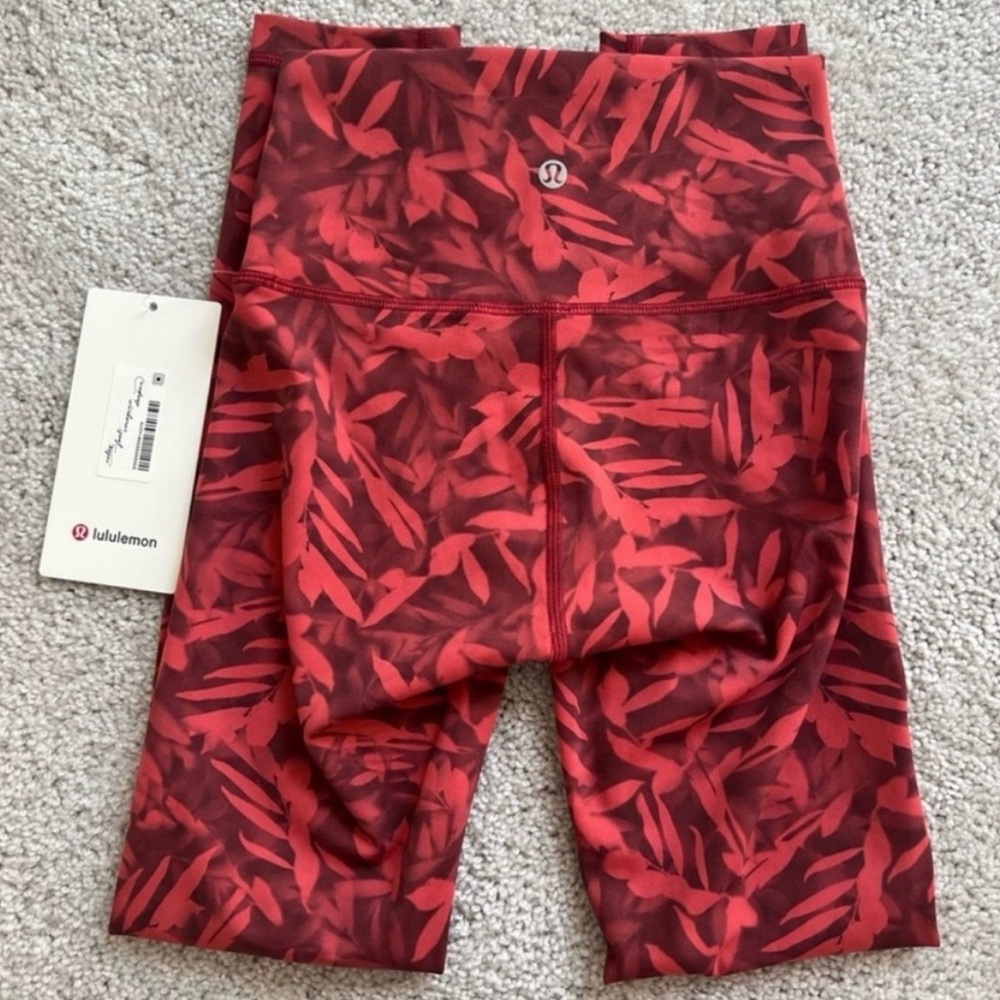 Lululemon Wunder Under High Rise 25” LuxTreme Leggings Red Spray Leaf Size 2 NWT - Picture 2 of 4